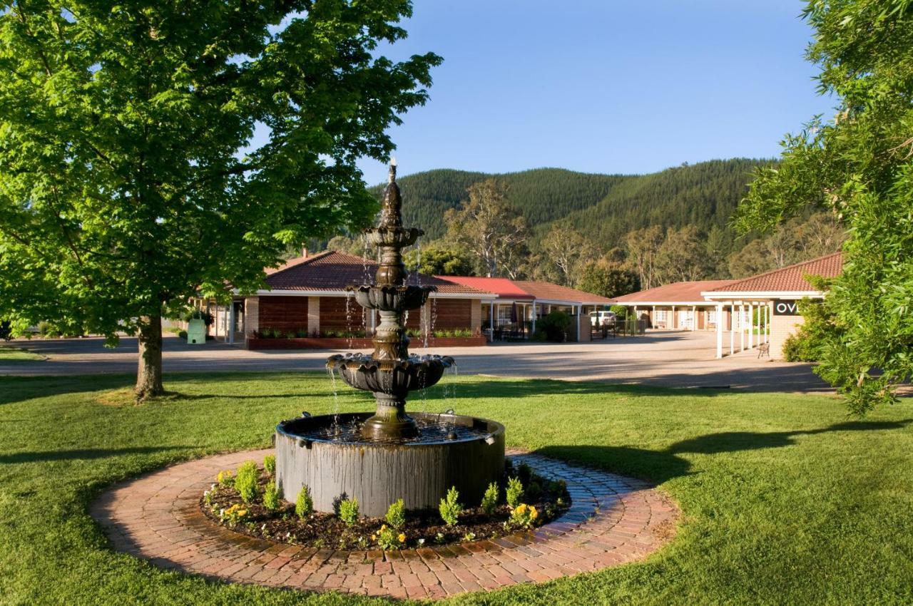 Ovens Valley Motor Inn Bright Exteriör bild